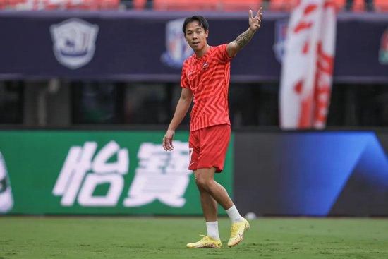 格伦·克洛斯、莎拉·保罗森、泰亚娜·泰勒、金·卡戴珊、妮... 法鲨归来！