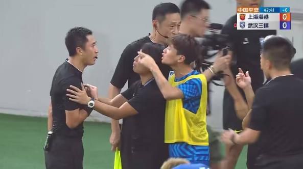 本届海报延续了去年的华彩风格，寓意电影、观众、电影人的关系 第69届戛纳国际电影节 2016-05-06 第69届法国戛纳国际电影节，于2016年5月11-22日在法国小城戛纳举行，近40部入围影片将在两周内展映，20部电影入围主竞赛单元，包括了西恩·潘、吉姆·贾木许、达内兄弟、泽维尔·多兰、 佩德罗 第67届悉尼电影节在线上拉开帷幕 16部影片首映 2020-06-11 受新冠疫情影响，第67届悉尼电影节10日在线上拉开帷幕。