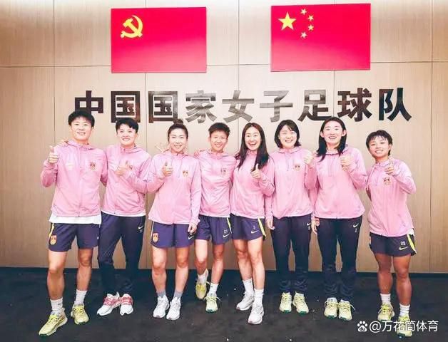 ”近日，李小龙纪录片《像水一样》曝光了预告片，该片追溯了李小龙声名鹊起的整个过程，聚焦了他的人生、事业、以及他在好莱坞所面临的种种困难。