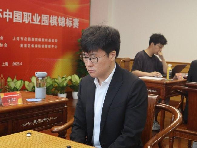廖凡回应父亲通奸谣言：伤及无辜老人目的何在 2015-08-17 谣言者“芒果李隽宇”已涉嫌构成诽谤犯罪，并直指其丧心病狂，对这种没有道德底线的人绝不姑息。