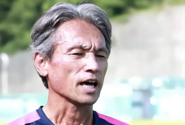 蓝羽：欢迎崔部长做客，来参加我们2026年的全国电影工作会议，您今年参会最大的感受是什么？