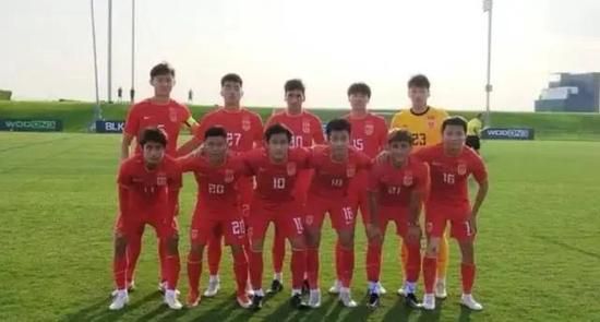 《铁血战士》曝光全新海报 骷髅堆积主题残酷 2018-07-20 近日，重启版的《铁血战士》公布了全新的海报。