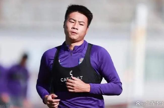 主演新剧《肯尼迪》聚焦著名政治家族 2 堪比时装周!