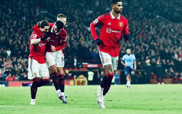 《2020去死》首曝预告 由《黑镜》制片人打造 2020-12-22 娜贝尔·琼斯正在筹备另一部作品，它就是这部黑色幽默的伪纪录片《2020去死》。
