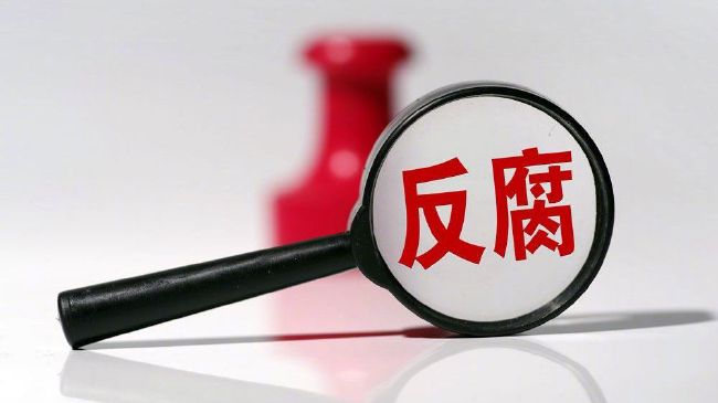 如果说《誓言无声》是关于老一辈国安人的坚守，那么《对手》则将视角切入了更为复杂的现代都市生活。