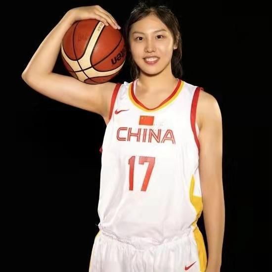 蓝羽：走进光线中心，不只是一次探访，更是一场温暖又沉浸式的遇见。