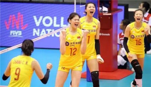 “抖森”汤姆·希德勒斯顿、“华生”马丁·弗里曼、詹姆斯·麦卡沃伊出席。