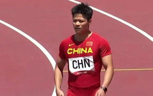苟姑娘的现身当然难逃记者的追访。