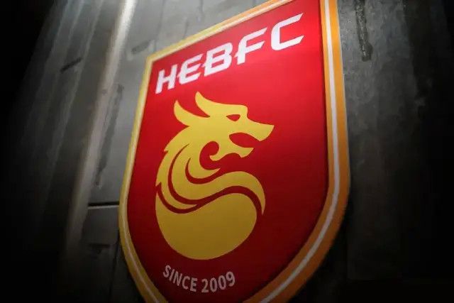 政协委员冯小刚、陈凯歌、张国立、陈道明、韩红、周涛、刘翔、姚明等人现身参会。