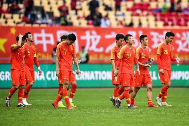 酷暑难挡 杨洋凌晨晒照感叹天气热：热死宝宝了 2015-07-14 14日凌晨，杨洋在微博晒出自拍照，附文称，“今天40度，热死宝宝了”。