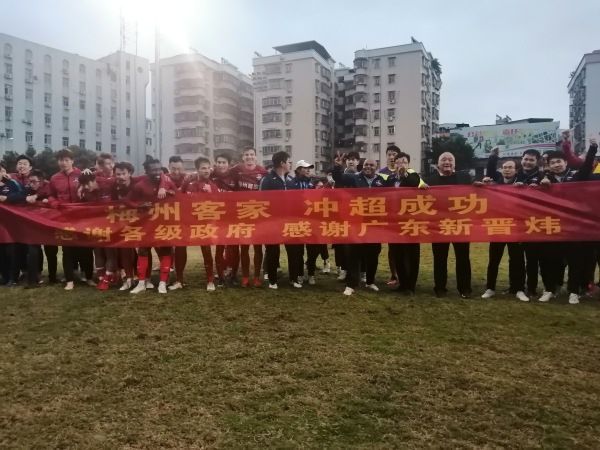上一页12345.搜索-电影网 消息 首页 新闻 视频 大片 影库 CCTV6 VIP影院 全部 电影 电视剧 影人 视频 图片 新闻 更新时间 所有 1小时内 今日内 1周内 1个月内 从资讯频道搜索 结果 148932 条 西田敏行主演《火天之城》首映 直言赶超战争片 2009-09-13 影片主创 老牌男星西田敏行主演的最新古装片《火天之城》(导演田中光敏)9月12日在东京银座首映。